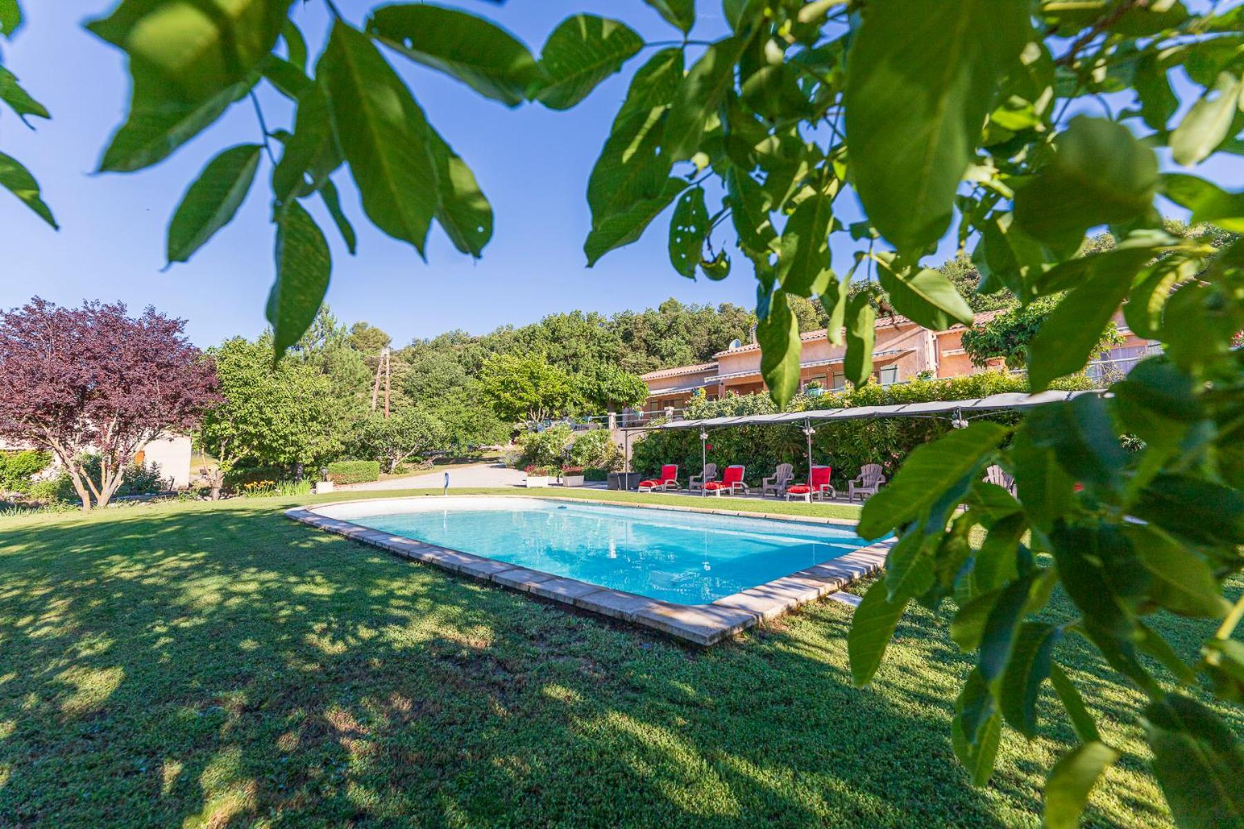 La Bastide Des Roses Bed & Breakfast Saint-Julien-d'Asse Exterior photo