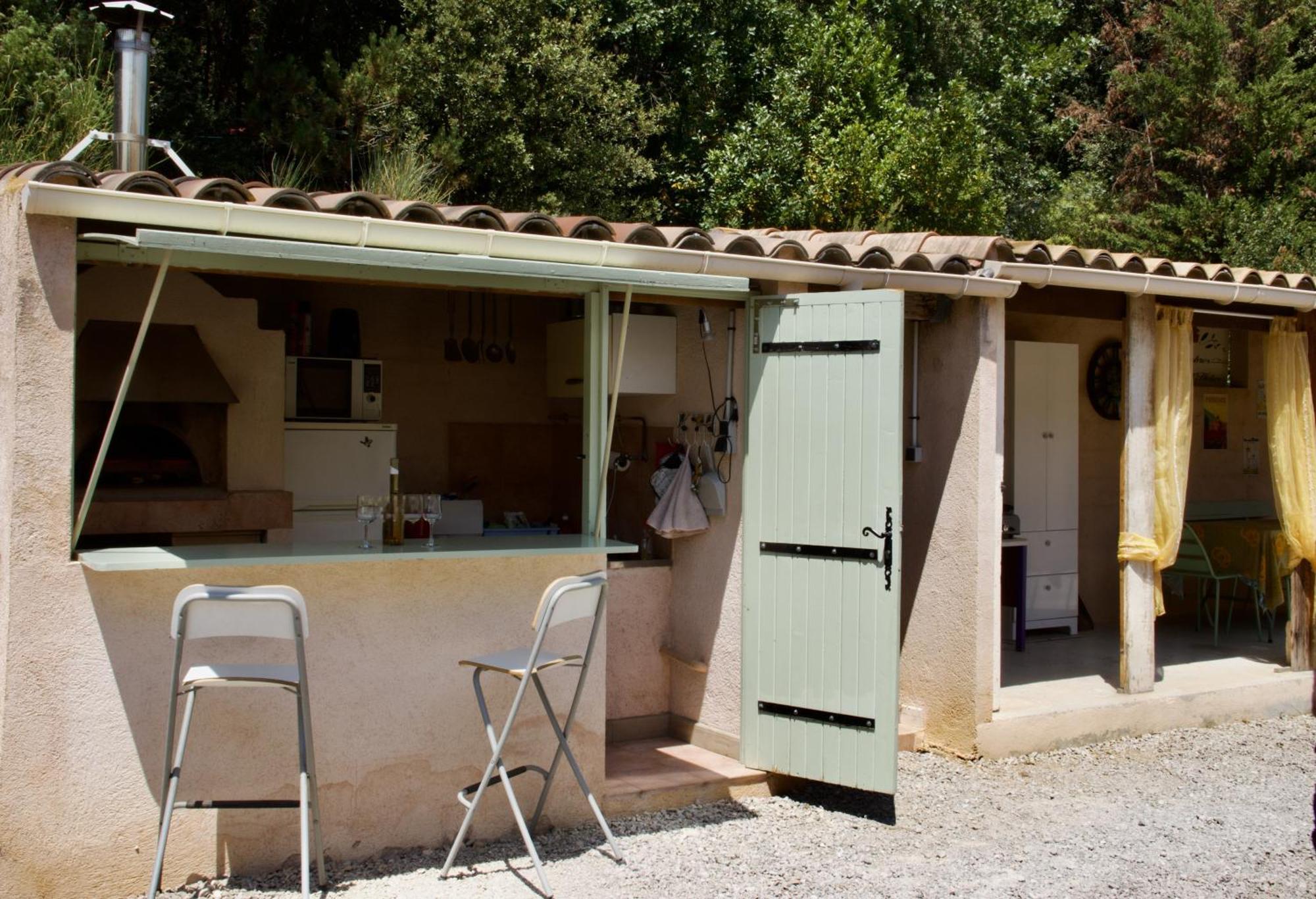 La Bastide Des Roses Bed & Breakfast Saint-Julien-d'Asse Exterior photo