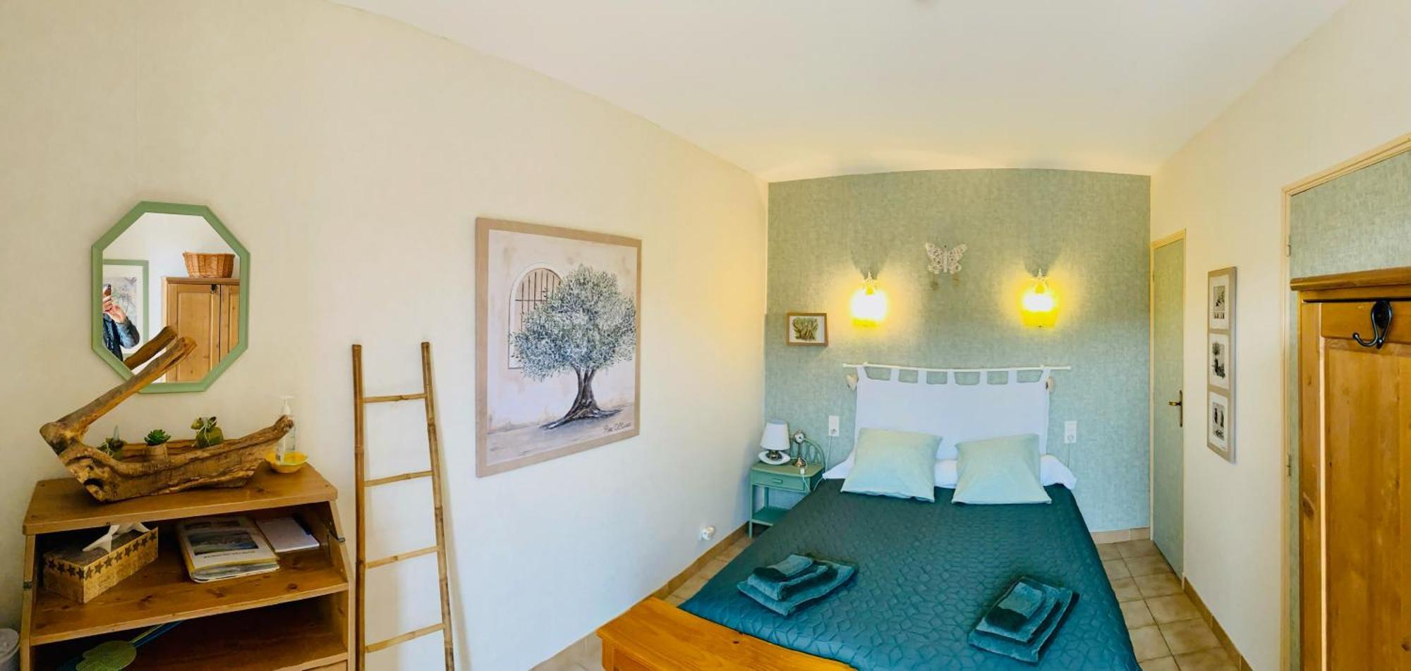 La Bastide Des Roses Bed & Breakfast Saint-Julien-d'Asse Exterior photo