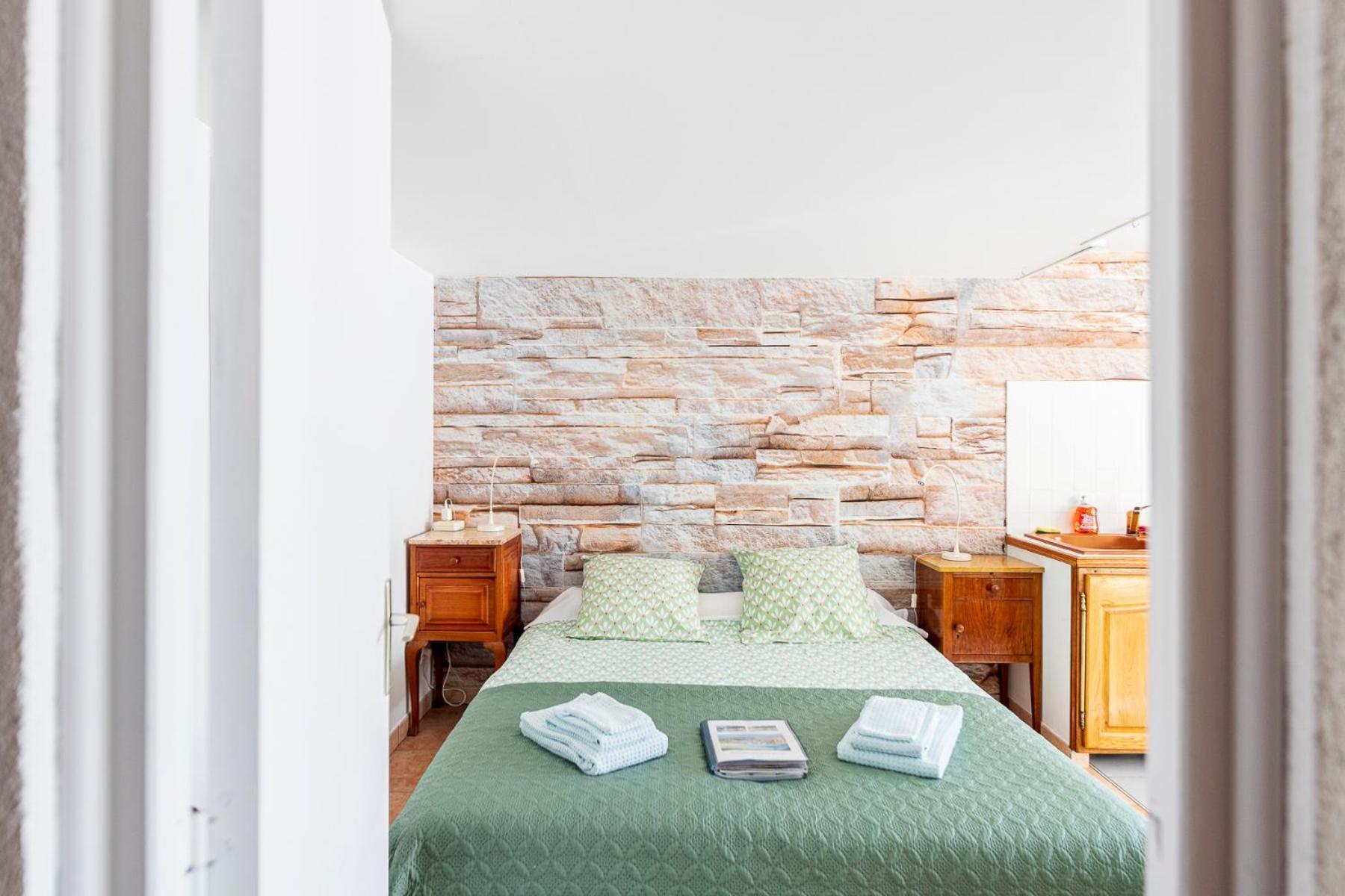 La Bastide Des Roses Bed & Breakfast Saint-Julien-d'Asse Exterior photo